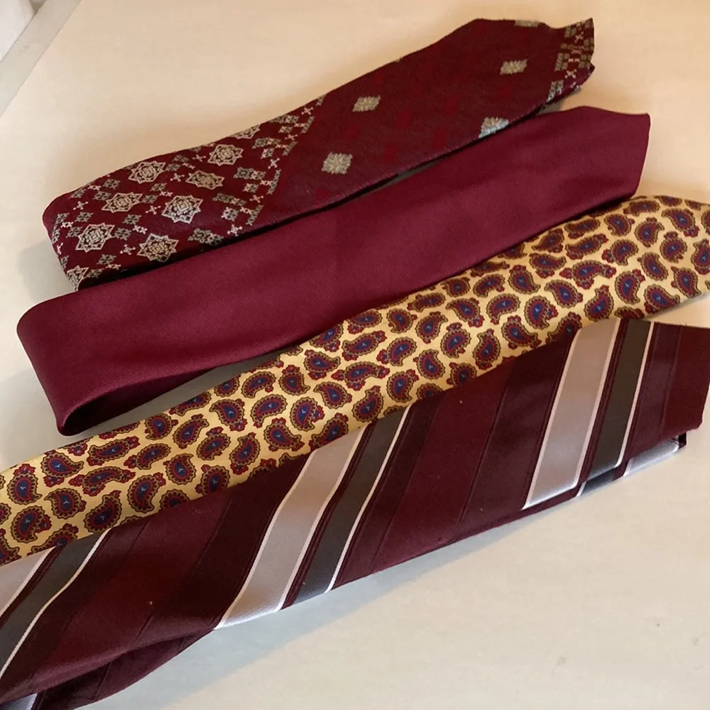 Assorted silk ties 4 in group - Picture 2 of 8